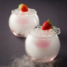 FIKA AFTERNOON TEA 【Strawberry × Animal Parade】～動物モチーフの苺スイーツ～